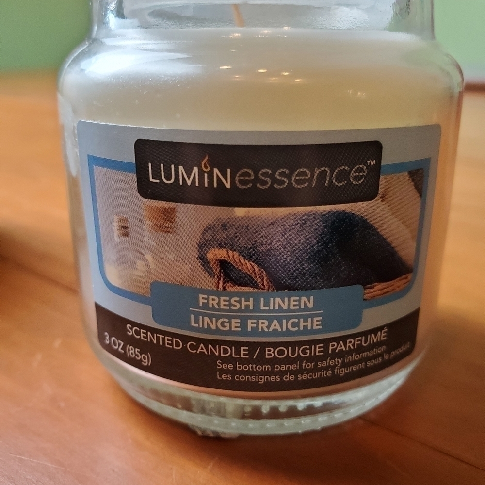 Two 3oz candles, Fresh Linen and Christmas Cookie - Picture 4 of 4